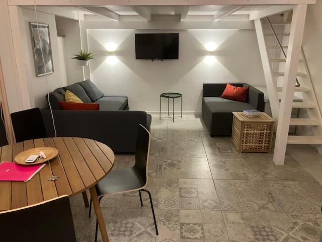 Beautifully Renovated Loft In Trastevere Ρώμη Εξωτερικό φωτογραφία